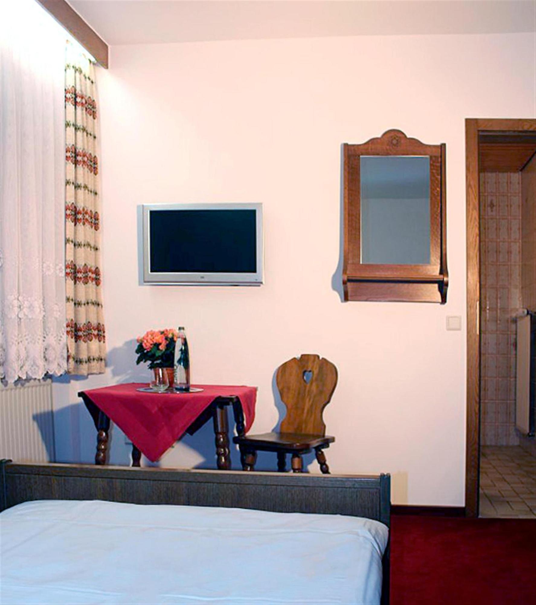 Hotel Restaurant Margaretenhof Uberherrn Room photo